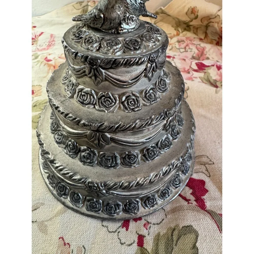 Vintage silver wedding cake ring holder, jewelry box, wedding ring holder